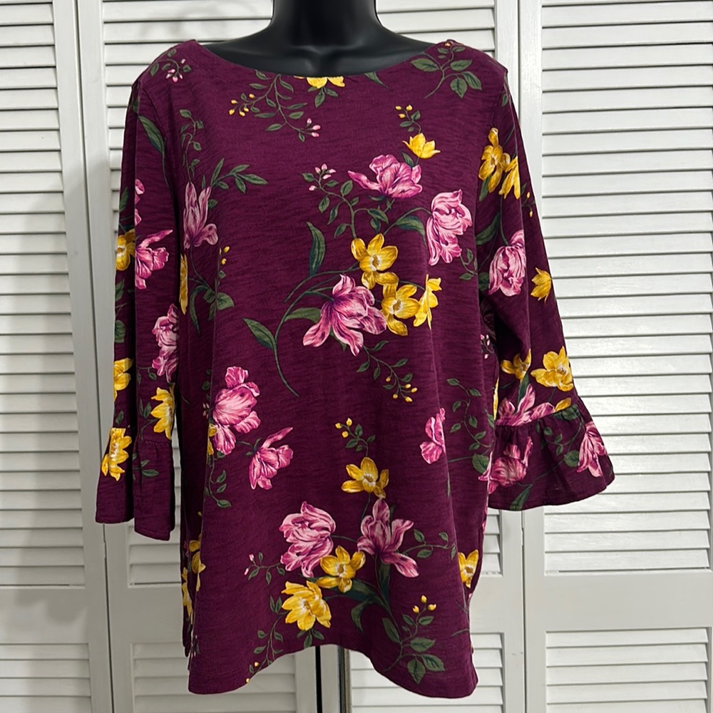 Old Navy LG Raspberry Floral Round  Neck 3/4 Bell Sleeves T-shirt Top Blouse